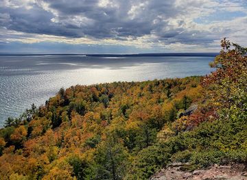 michigan/copper-harbor/landmark/russell-and-miriam-grinnell-memorial-nature-sanctuary