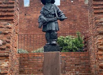 poland/warsaw/landmark/maly-powstaniec