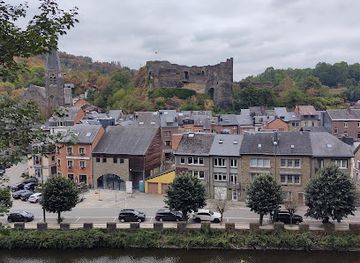 belgium/ardennes-mountains/landmark/chateau-feodal-de-la-roche-en-ardenne
