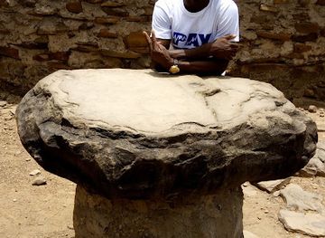 ghana/mamprugu/landmark/larabanga-mystic-stone