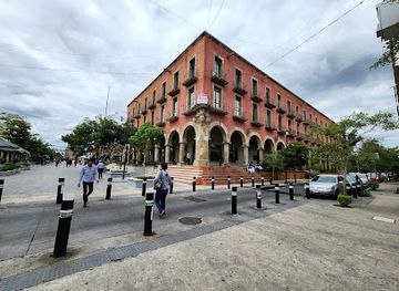 mexico/guadalajara/zapopan-centro/landmark/plaza-caudillos