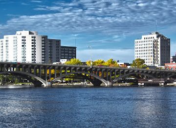 illinois/rockford/landmark/riverview-ice-house