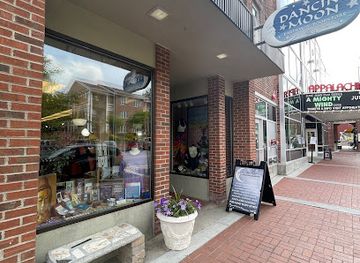 north-carolina/boone/landmark/dancing-moon-earthway-bookstore