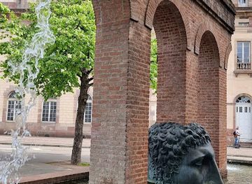 france/strasbourg/landmark/fontaine-de-janus