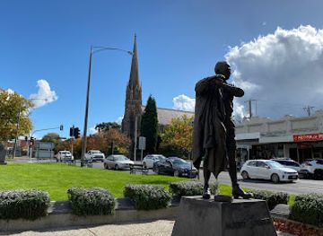 australia/central-victoria/landmark/burke-and-wills-fountain