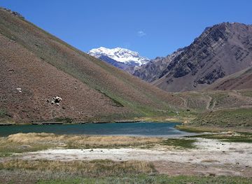 argentina/aconcagua-provincial-park/landmark/laguna-de-horcones