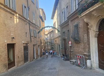 italy/urbino/landmark/palazzo-corboli