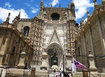 spain/seville/landmark/plaza-del-triunfo