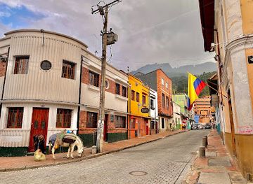 colombia/bogota/la-candelaria/landmark/plazoleta-chorro-de-quevedo
