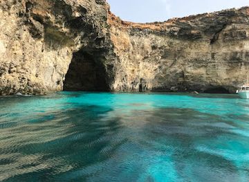 malta/blue-lagoon/landmark/blue-lagoon-co-op-ferry