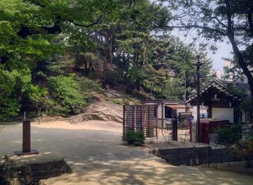 south-korea/seoul/landmark/jeongneung-royal-tomb-world-cultural-heritage-site