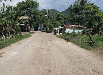 jamaica/savanna-la-mar/landmark/roaring-river-and-cave