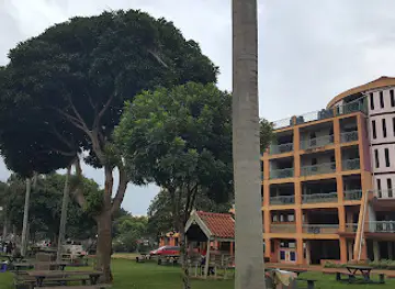 Kitubulu forest and beach