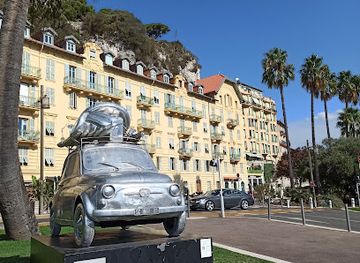 france/nice/port-of-nice/landmark/la-statue-un-dimanche-a-nice-de-s-cipre