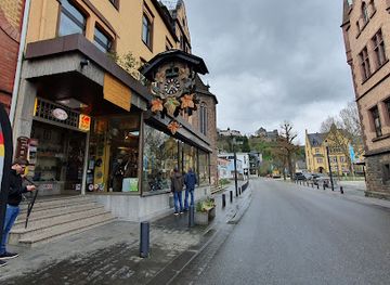 germany/rhine-valley/landmark/grosste-freihangende-kuckucksuhr-der-welt