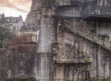 luxembourg/luxembourg-city/grund/landmark/grund-lock