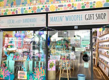 australia/cairns/landmark/makin-whoopee-gift-shop