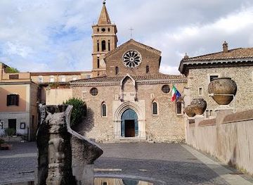 vatican-city/apostolic-palace/landmark/chiesa-di-santa-croce-in-santa-maria-maggiore-detta-anche-chiesa-di-san-francesco