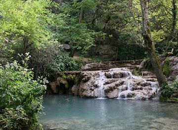bulgaria/sredna-gora/landmark/devetashka-cave