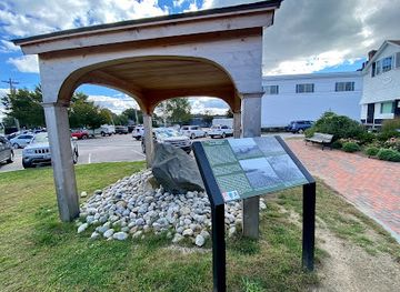 rhode-island/narragansett/landmark/narragansett-rune-stone