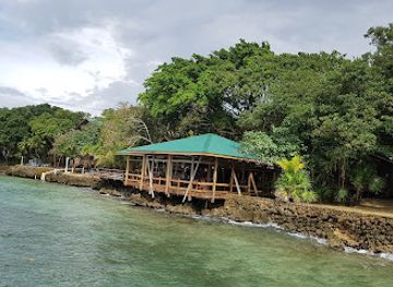 honduras/roatan/landmark/stanley-submarines