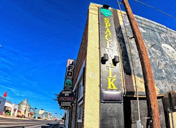 new-mexico/roswell/landmark/roswell-ufo-spacewalk