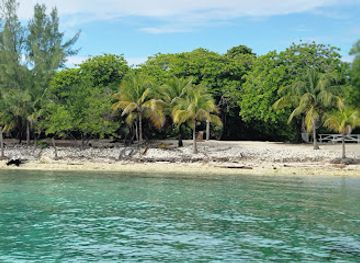 honduras/utila/landmark/neptunes-at-coral-beach-village