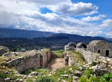 albania/devoll/landmark/berat-castle