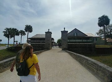 florida/st-augustine-beach/landmark/potter-s-wax-museum