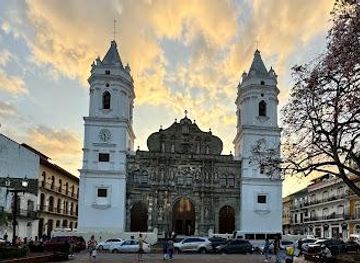 panama/panama-city/landmark/plaza-mayor