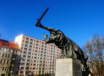 germany/berlin/friedrichshain/landmark/monument-to-the-international-brigades
