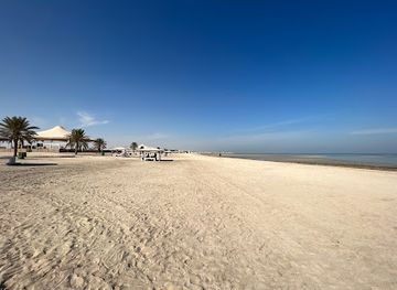 qatar/al-wakra-beach/landmark/al-wakra-municipality-family-beach