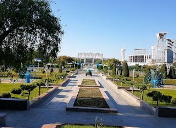 uzbekistan/tashkent/chilanzar/landmark/alisher-navoi-monument