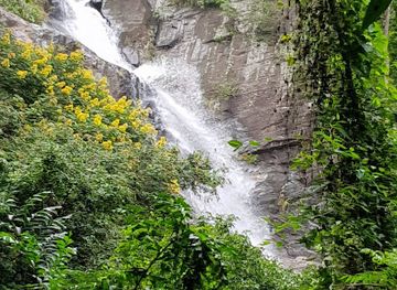 sri-lanka/sabaragamuwa-province/landmark/surathali-ella