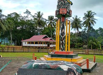 indonesia/southeast-sulawesi/landmark/tugu-khatulistiwa-sulawesi-tengah