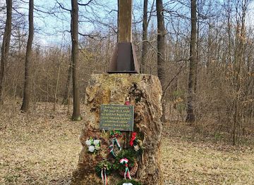 hungary/kunsag/landmark/magyar-kiralyi-i-huszarhadosztaly-emlekmuve