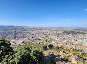 angola/central-highlands/landmark/christ-the-king-statue