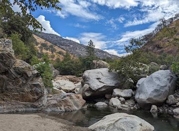 california/sequoia-national-park/landmark/hospital-rock-picnic-area