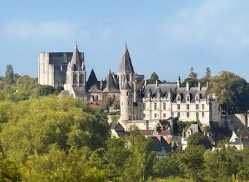france/tours/landmark/royal-city-of-loches