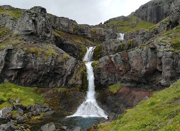 iceland/east-fjords/landmark/klifbrekku-waterfall