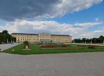 austria/vienna/hietzing/landmark/maze