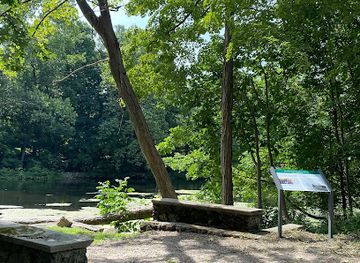 connecticut/stamford/landmark/woolen-mill-pond-preserve