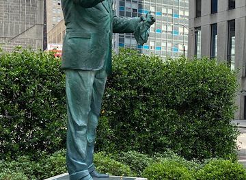 louisiana/new-orleans/landmark/statue-of-louis-armstrong