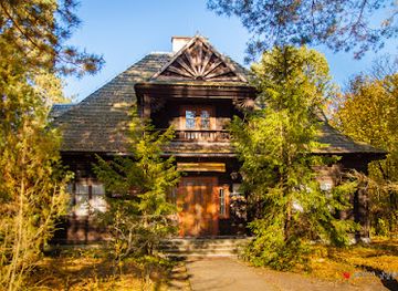 poland/kampinos-national-park/landmark/osrodek-dydaktyczno-muzealny-kampinoskiego-parku-narodowego-i-muzeum-puszczy-kampinoskiej