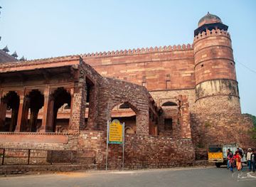 india/uttar-pradesh/landmark/buland-darwaza