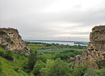 moldova/guranda-mountain/landmark/grota-duruitoarea-veche