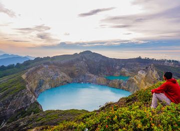 indonesia/east-nusa-tenggara/landmark/danau-kelimut