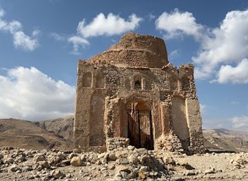 oman/sur/landmark/bibi-maryam-mausoleum