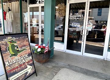 louisiana/monroe/landmark/the-rustique-gator