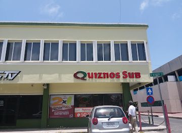sint-maarten/great-bay-beach/landmark/quiznos